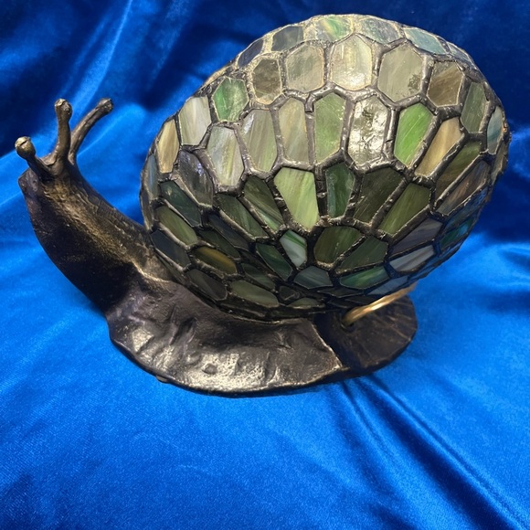 Tiffany Style Snail Lamp - Picture 5 of 9